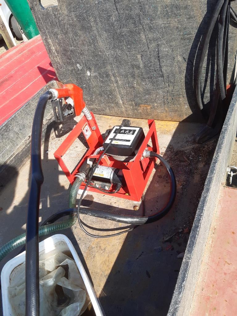 tankinstallatie met telwerk . ad-blue pomp ., Ophalen, Zo goed als nieuw