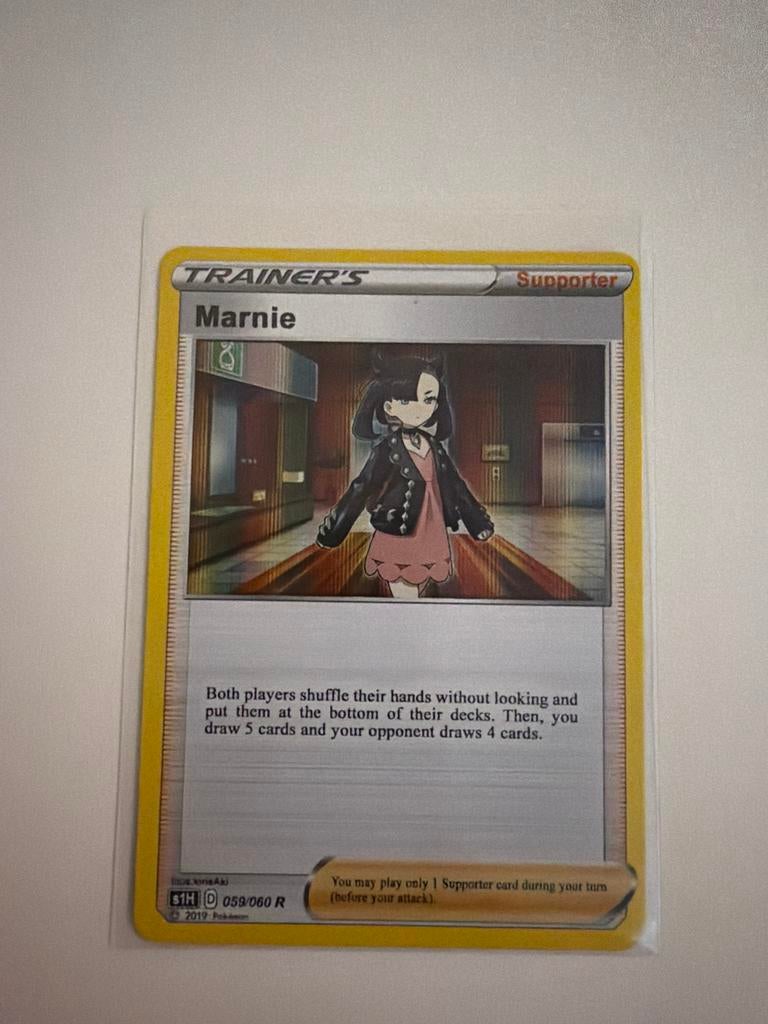 Pokémon Kaart Marnie Trainer Supporter 059/060 R, Hobby en Vrije tijd, Verzamelkaartspellen | Pokémon, Ophalen of Verzenden, Zo goed als nieuw