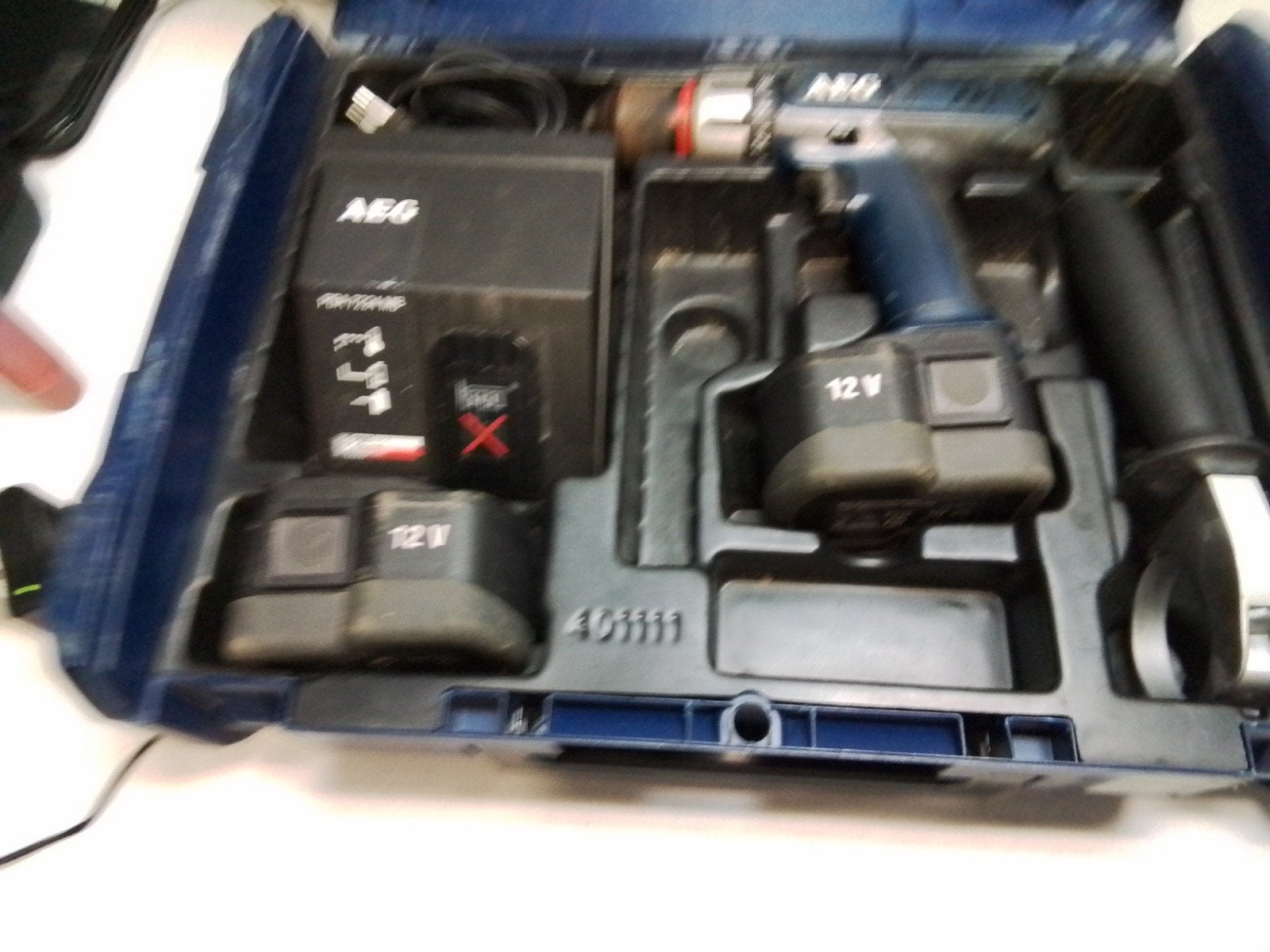 AEG Accuboormachine met lader en 2 accu's in koffer, Ophalen, Gebruikt, Variabele snelheid, Boor- en Schroefmachine