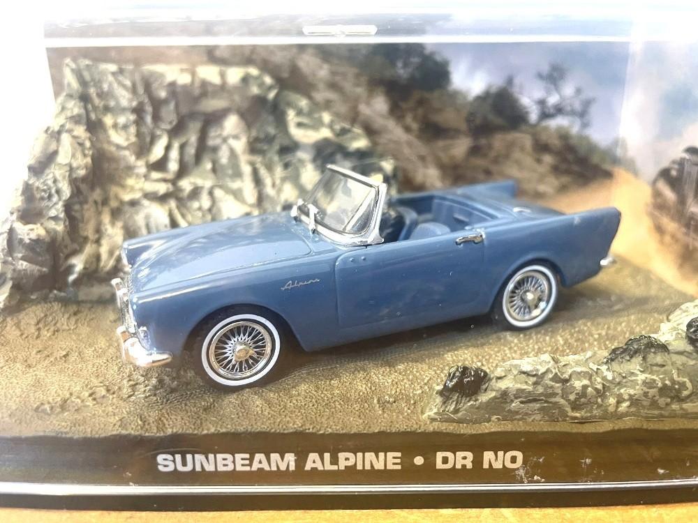 Sunbeam Alpine James Bond 007 #17., Hobby en Vrije tijd, Modelauto's | 1:43, Zo goed als nieuw, Auto, Universal Hobbies, Ophalen of Verzenden