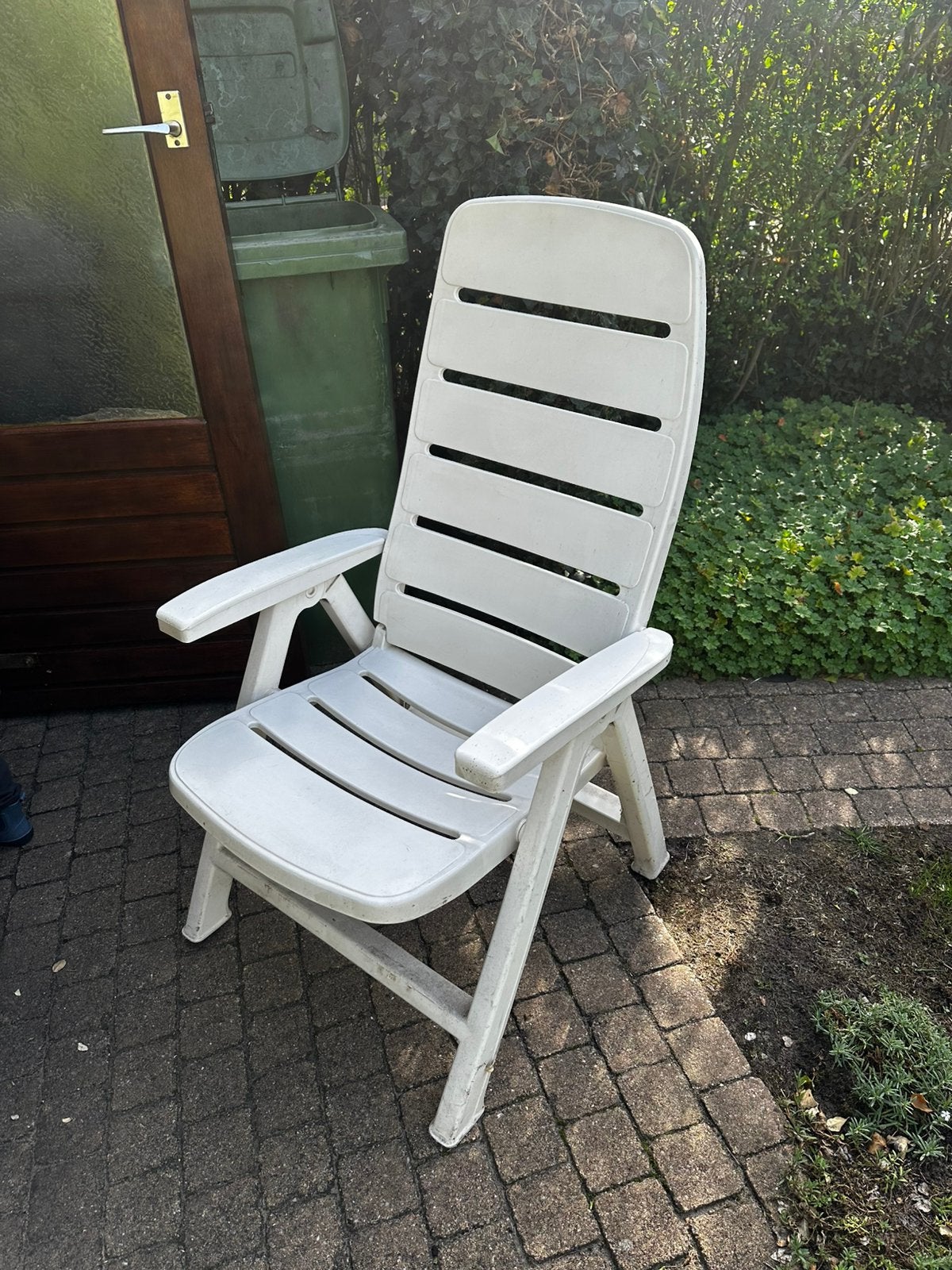 Plastic witte tuinstoel, Tuin en Terras, Ophalen, Gebruikt, Plastic