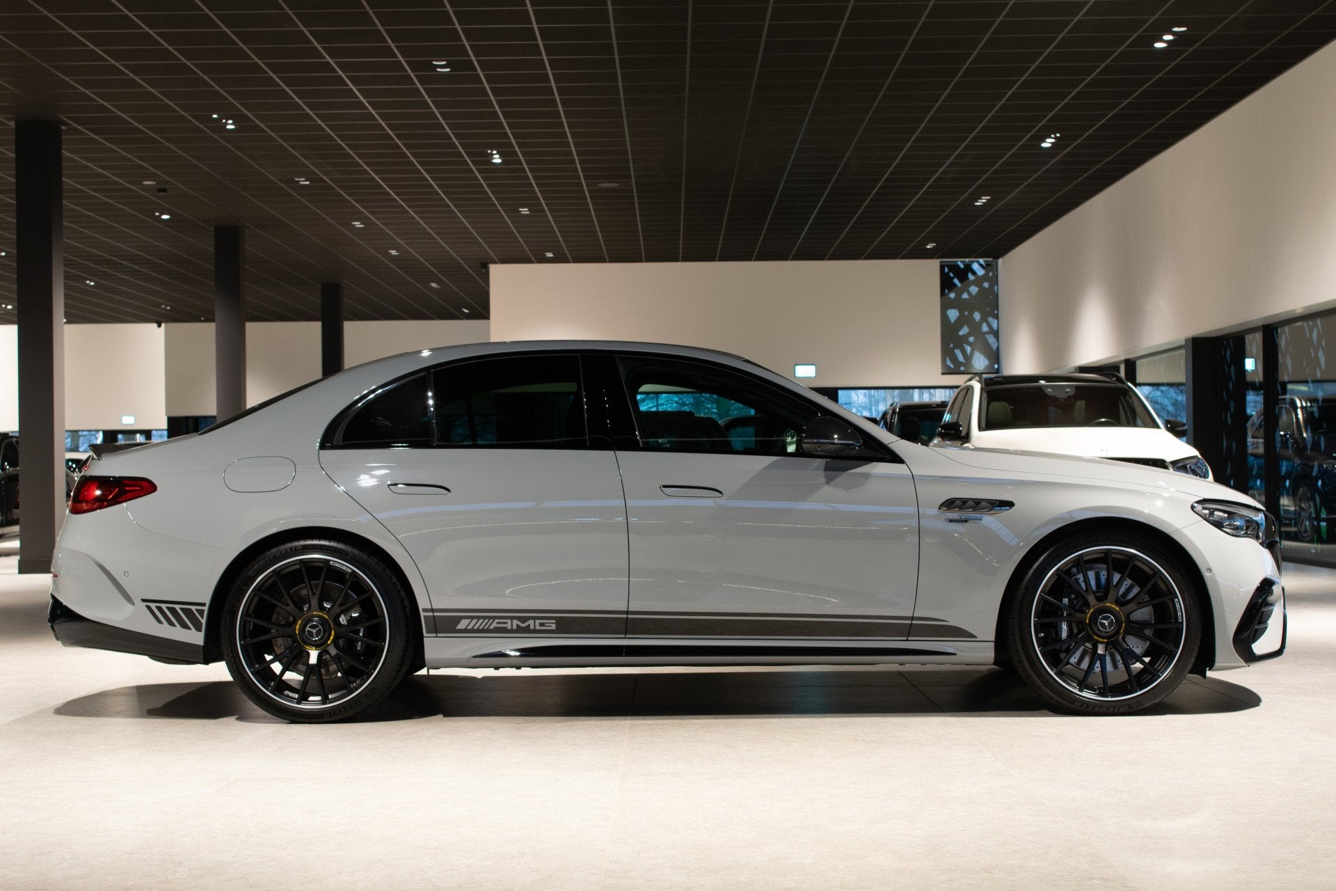 Mercedes-Benz E-Klasse AMG 53 4-M Edition 1 Carbon|Keyless|A, Automaat, Gebruikt, Stoelverwarming, Hybride Elektrisch/Benzine