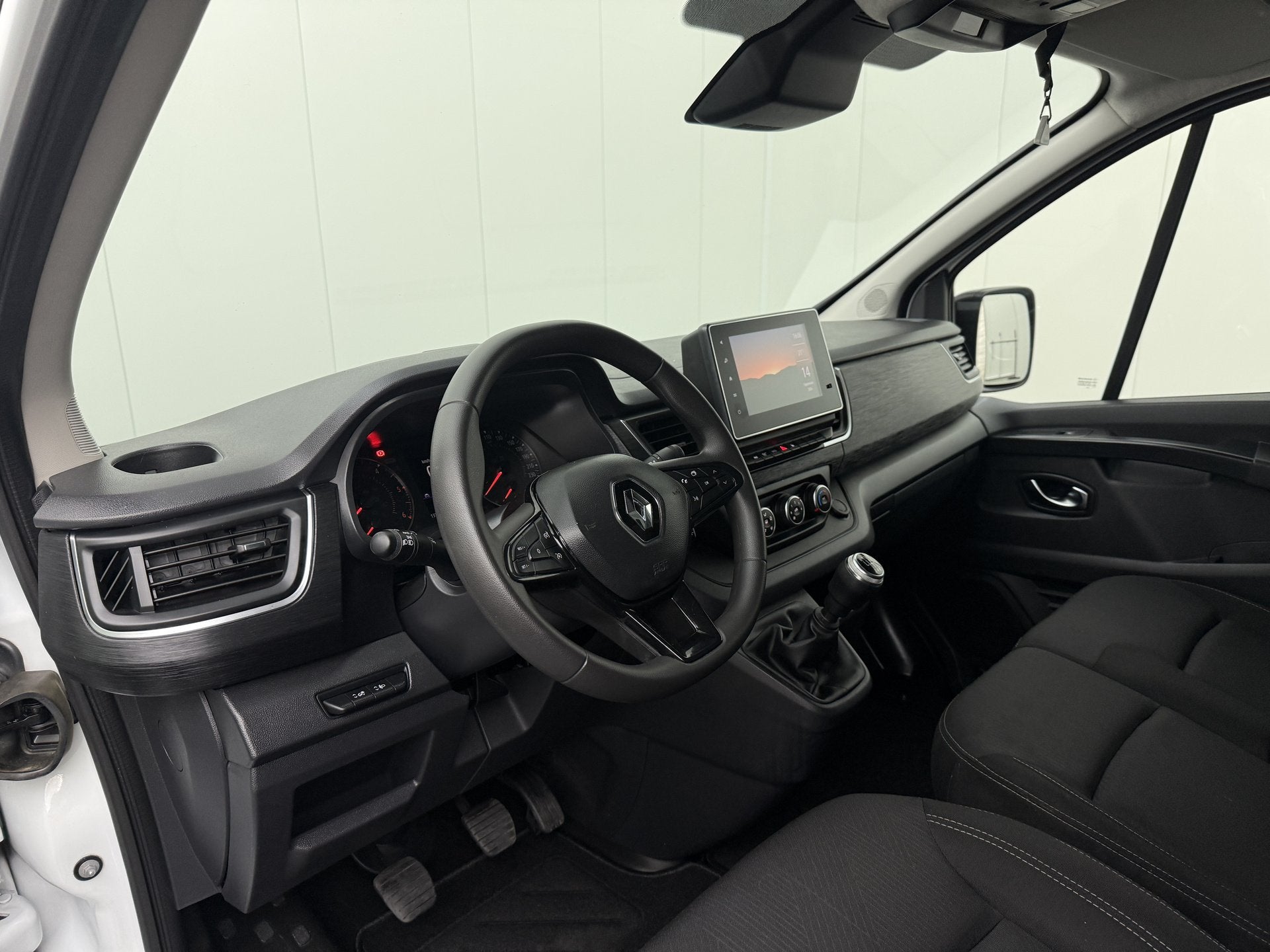 Renault Trafic 2.0DCi 130PK Lang | 2xSchuifdeur | LED | Mult, Dealer onderhouden, Stof, Gebruikt, Renault