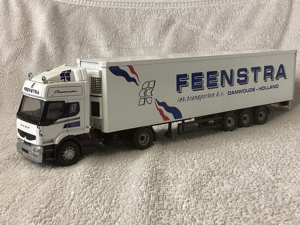 Renault vrachtwagen met koeltrailer van Feenstra, Ophalen of Verzenden, Nieuw, Bus of Vrachtwagen, Corgi
