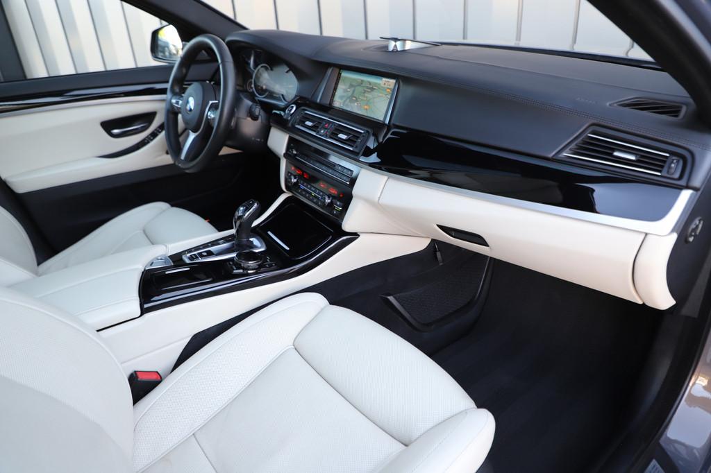 BMW 5 Serie Touring M550xd | Luchtvering | Head-up | Massage, Auto's, BMW, Automaat, Gebruikt, 2993 cc, Diesel