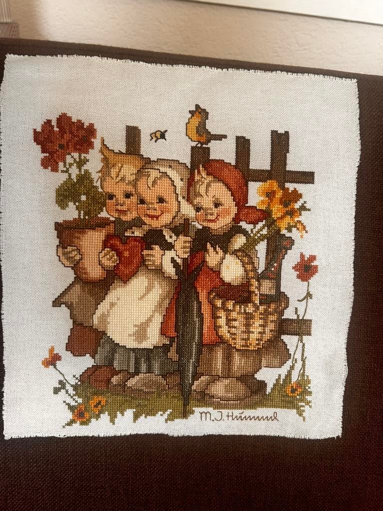 Hummel , perfet geborduurd 27 x 30, Ophalen of Verzenden, Zo goed als nieuw