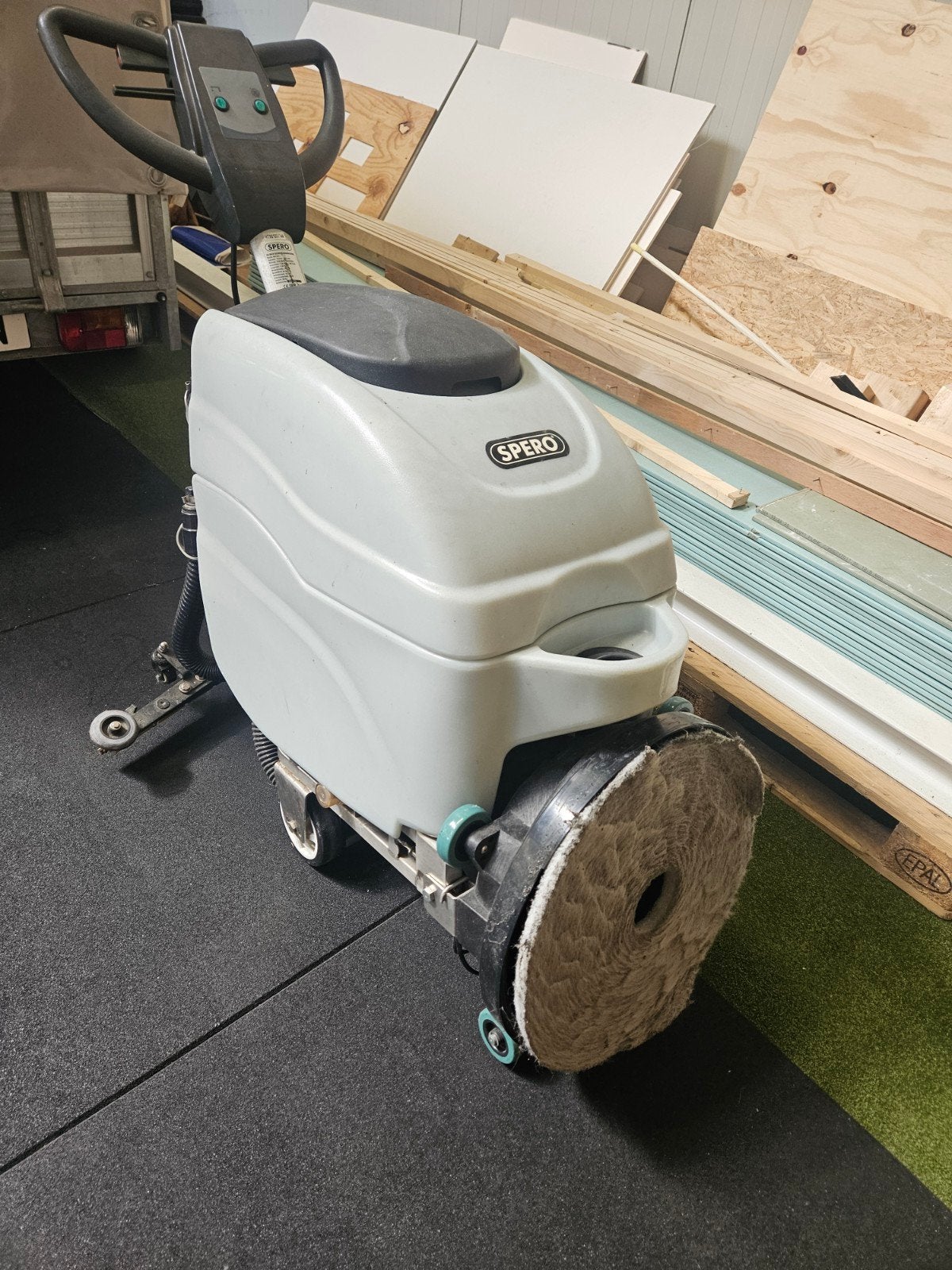 Spero Schrobmachine - Defect, voor de handige klusser, Doe-het-zelf en Verbouw, Ophalen, Gebruikt, Schrobmachine