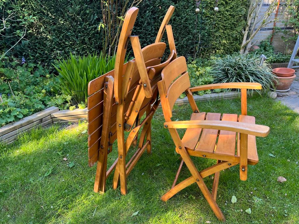 Te koop: Houten tuinset: 2 stoelen en tafel, 2 zitplaatsen, Gebruikt, Bijzettafel, Ophalen of Verzenden
