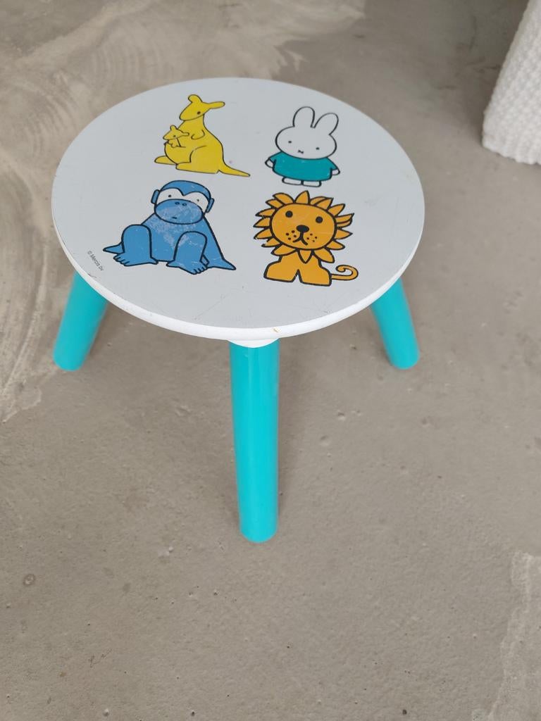 Kinderkrukje met dierenprint - gratis af te halen, Kinderen en Baby's, Kinderkamer | Tafels en Stoelen, Ophalen