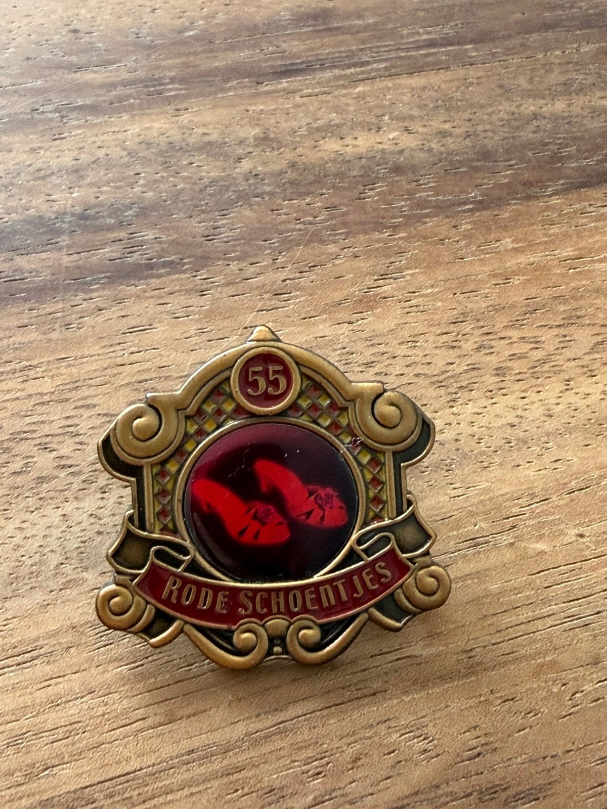 Efteling jubileum pin 55 jaar Rode Schoentjes, Ophalen of Verzenden, Zo goed als nieuw
