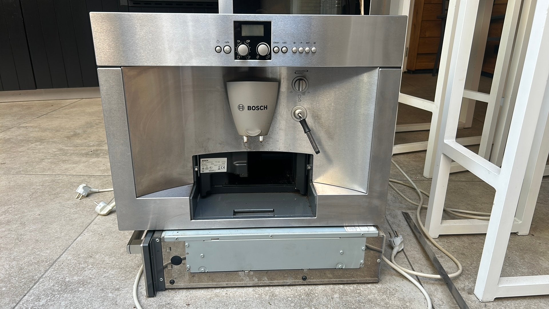 Bosch inbouw koffiemachine defect voor onderdelen, Afneembaar waterreservoir, 10 kopjes of meer, Koffiemachine, Niet werkend