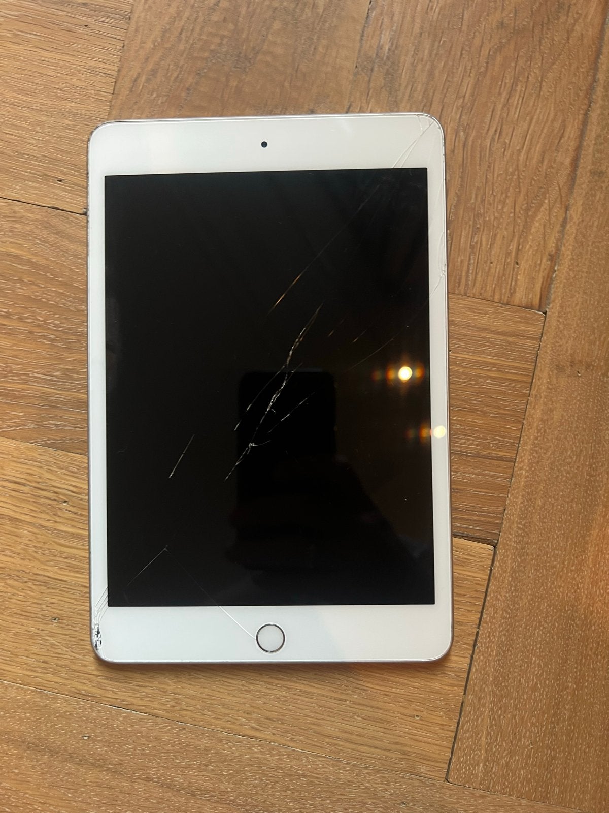 Apple iPad mini 5. Wi-Fi 64GB - Barsten op scherm, Computers en Software, Ophalen, Niet werkend, 64 GB, 7 inch of minder