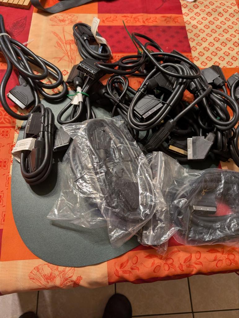 VINTAGE ALLERLEI KABELS TV VHS VIDEO RECORDER DVD EN CAMERA', Ophalen of Verzenden, Nieuw, Minder dan 2 meter, HDMI-kabel