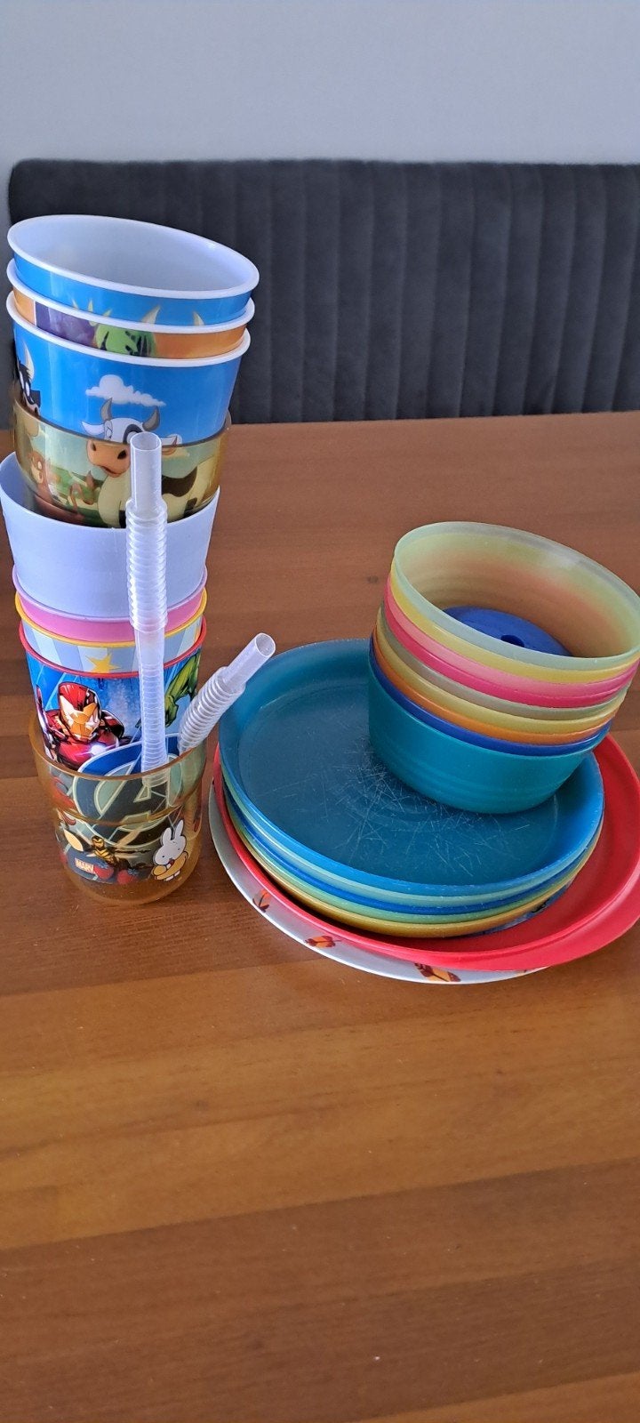 Gratis plastic borden bakjes en bekers., Ophalen, Gebruikt