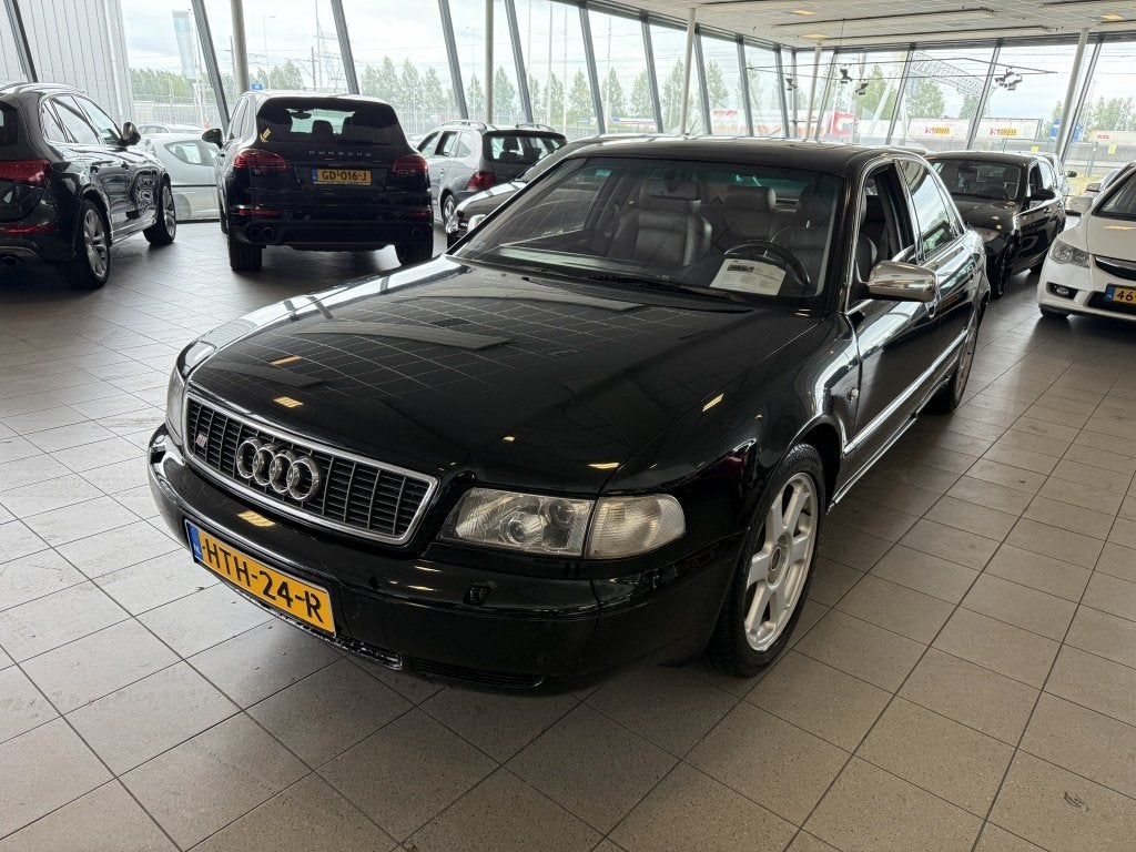 Audi S8 4.2 S8 (bj 1998, automaat), Auto's, Automaat, 4172 cc, Zwart, Bedrijf