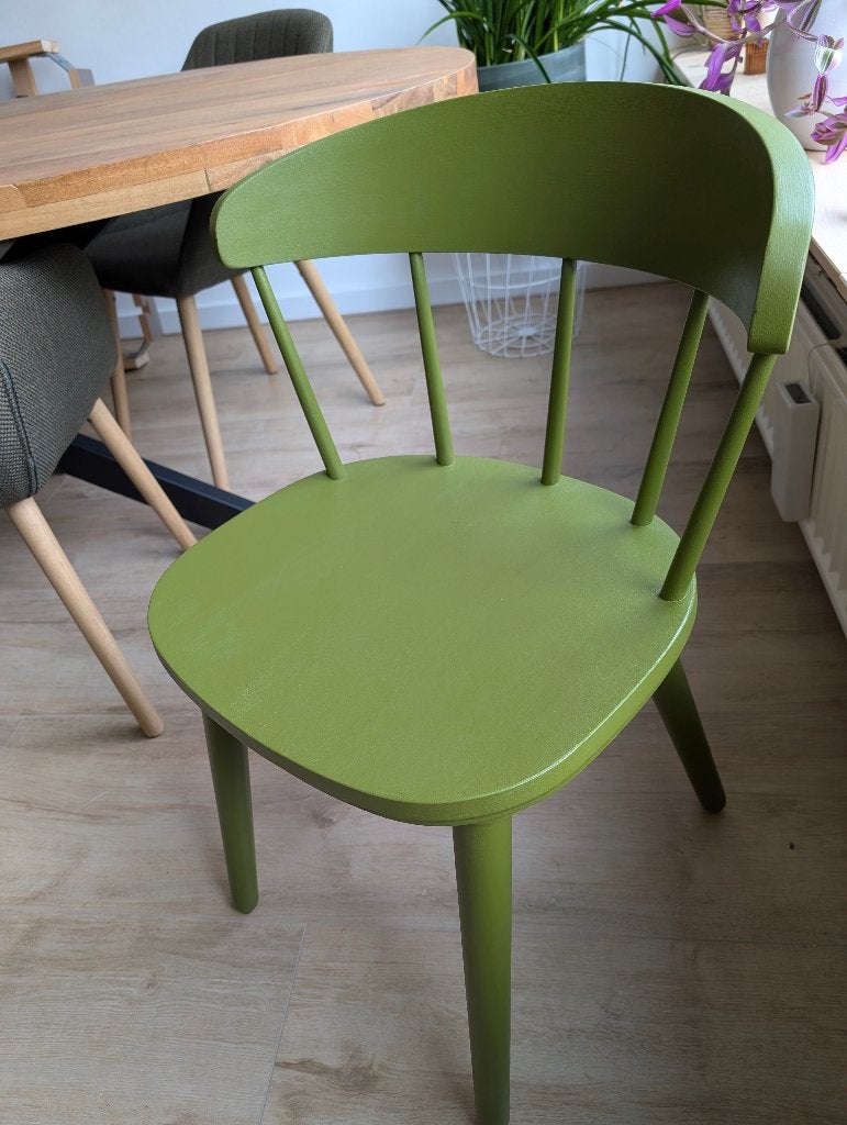 2 leuke groene stoelen (massief hout), Huis en Inrichting, Stoelen, Ophalen, Twee, Overige kleuren, Zo goed als nieuw