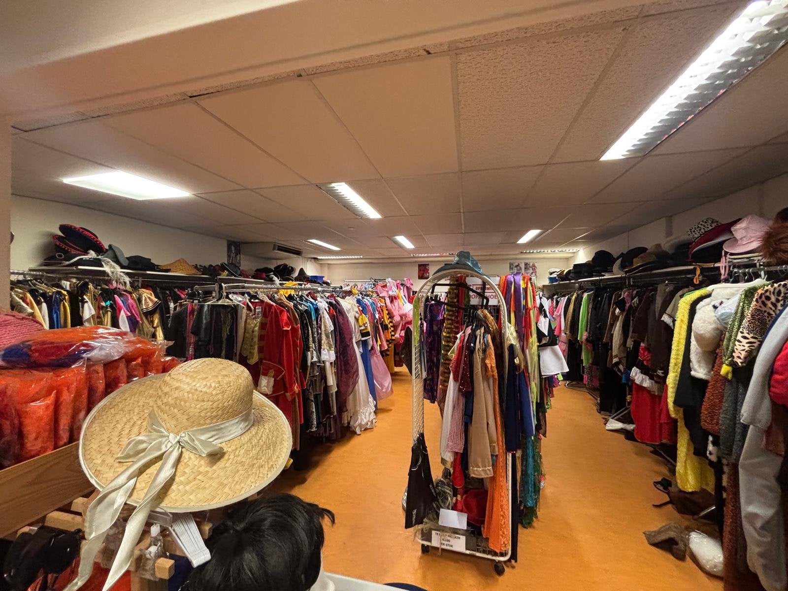 Te huur bedrijfsruimte of winkelruimte in centrum burgum, 98 m², Huur, Creatieve ruimte