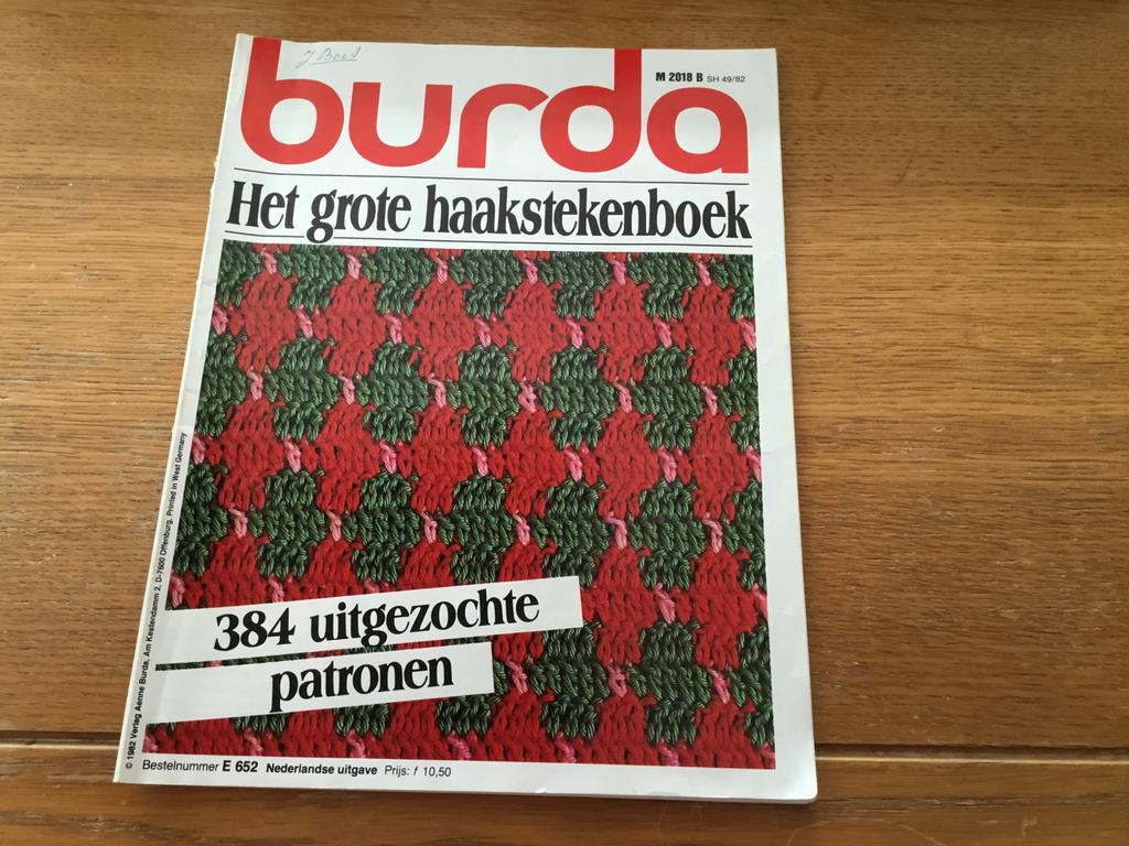 Het Grote Haakstekenboek - Burda, Hobby en Vrije tijd, Breien en Haken, Ophalen of Verzenden, Zo goed als nieuw, Haken, Patroon of Boek