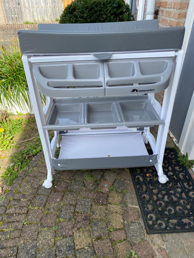 Tekoop commode met intern bad, Ophalen, Zo goed als nieuw, Jongetje of Meisje