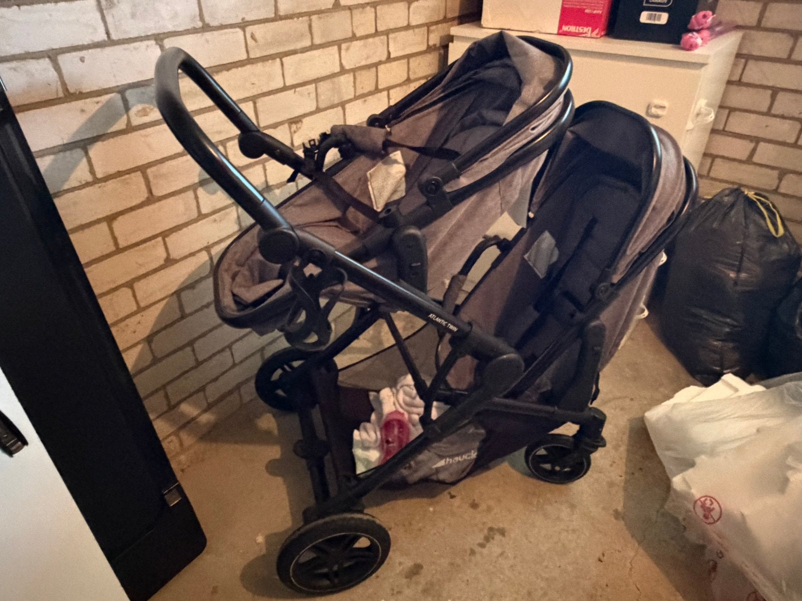 Hauck Atlantic Twin duo kinderwagen / tweelingwagen grijs, Kinderen en Baby's, Ophalen, Zo goed als nieuw, Kinderwagen of Buggy