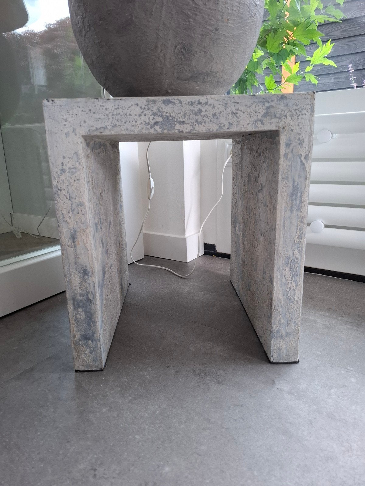 Betonlook sokkel/ bijzettafel - PTMD Collection, Ophalen, Minder dan 55 cm, Gebruikt, Industrieel, Modern