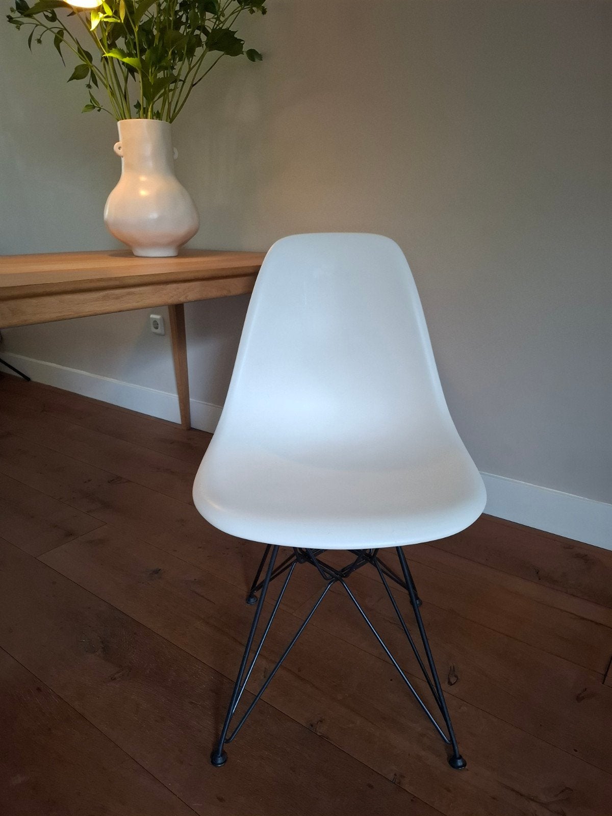 Originele Vitra Eames DSR stoel wit (2 beschikbaar), Ophalen, Zo goed als nieuw, Wit, Eén