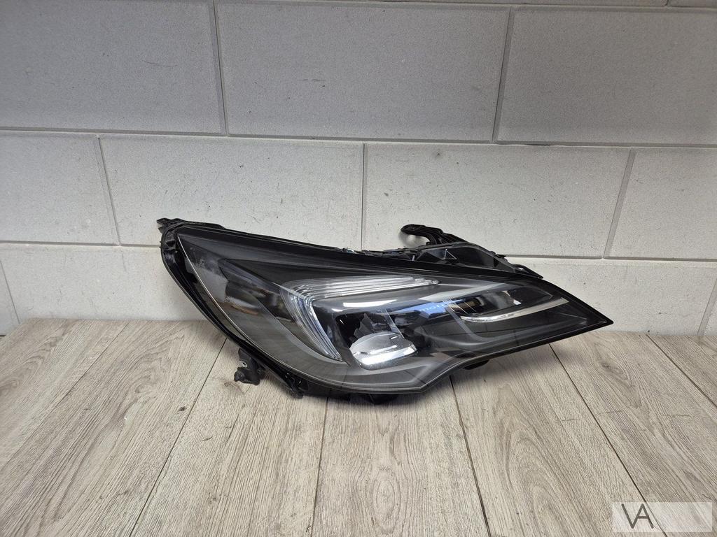 Opel Astra K facelift koplamp rechts 2019 - 2022 LED €250, Gebruikt, -, -, Opel