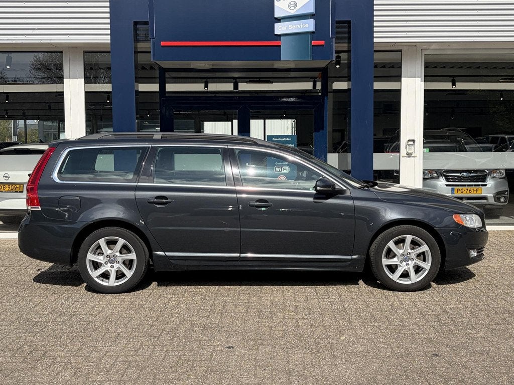 Volvo V70 1.6 T4 Nordic+ / Automaat / NL-Auto / Vol-Leder /, Auto's, Volvo, Euro 5, 4 cilinders, 179 pk, 1600 kg