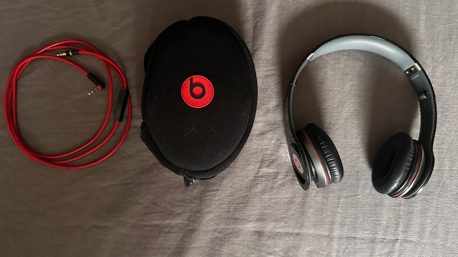 Beats by Dre Solo bedrade koptelefoon met etui en kabel, Audio, Tv en Foto, Koptelefoons, Gebruikt, Verzenden, Beats, On-ear