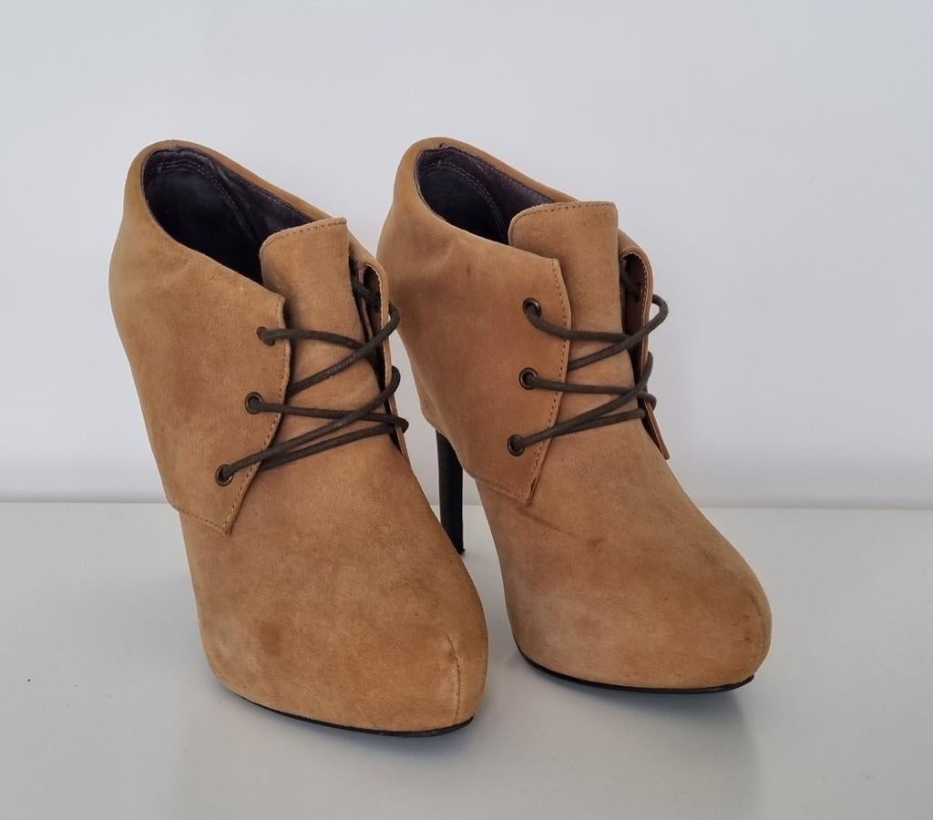 SuperTrash Suède Enkellaarsjes - Maat 38 - Cognac, Ophalen of Verzenden, Zo goed als nieuw, Schoenen met hoge hakken, Bruin