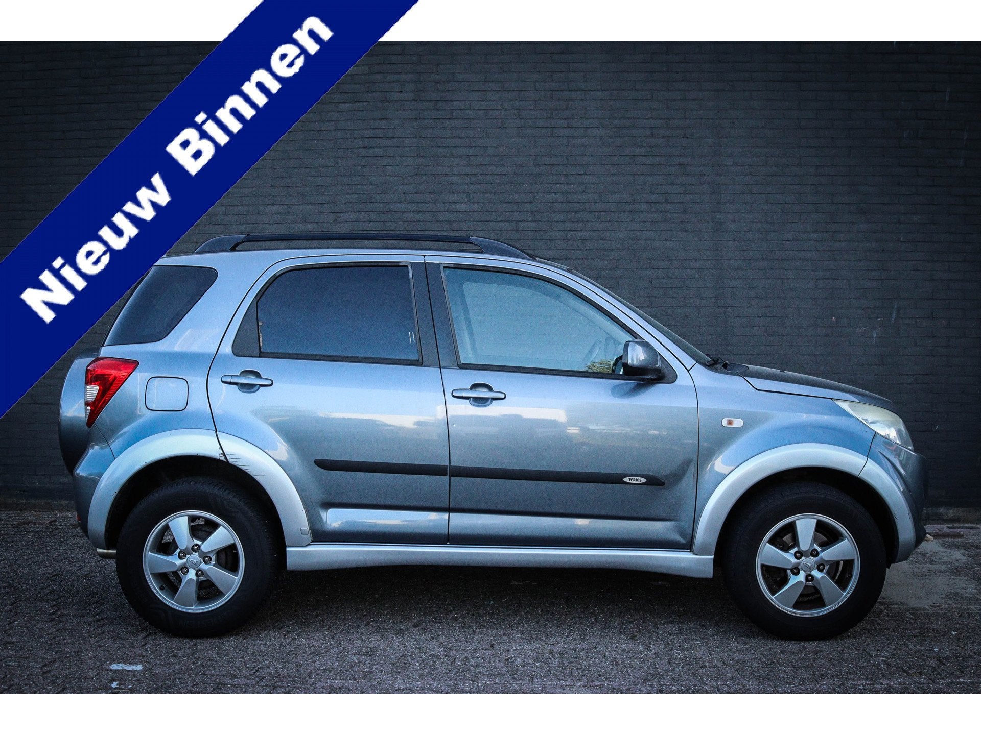 Daihatsu Terios 1.5-16v Adventure 4WD Net binnen-Nu al te be, Auto's, Metallic lak, 1350 kg, Stof, Gebruikt