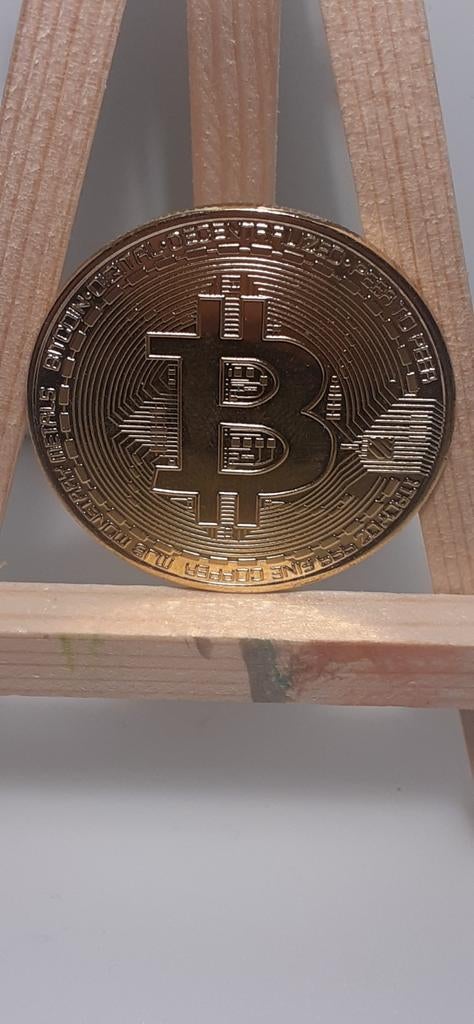 Fysieke Bitcoin Munt - Decoratieve Crypto Collectible, Ophalen of Verzenden, Overige waardes, Losse munt, Goud
