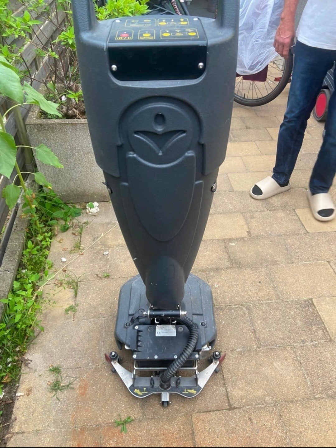 Professionele schrobmachine voor grondige reiniging, Ophalen, Gebruikt, Schrobmachine