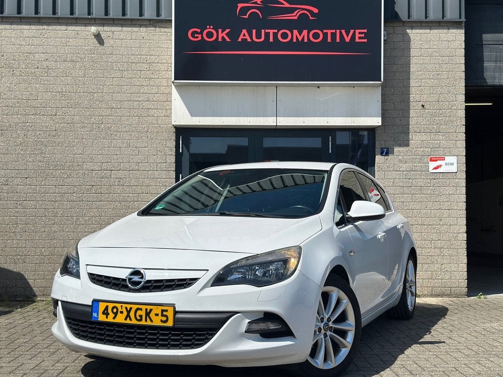 Opel Astra 1.4 Turbo Sport / PDC / Navi / NWe APK / Trekhaak, Voorwielaandrijving, Euro 5, Gebruikt, 680 kg