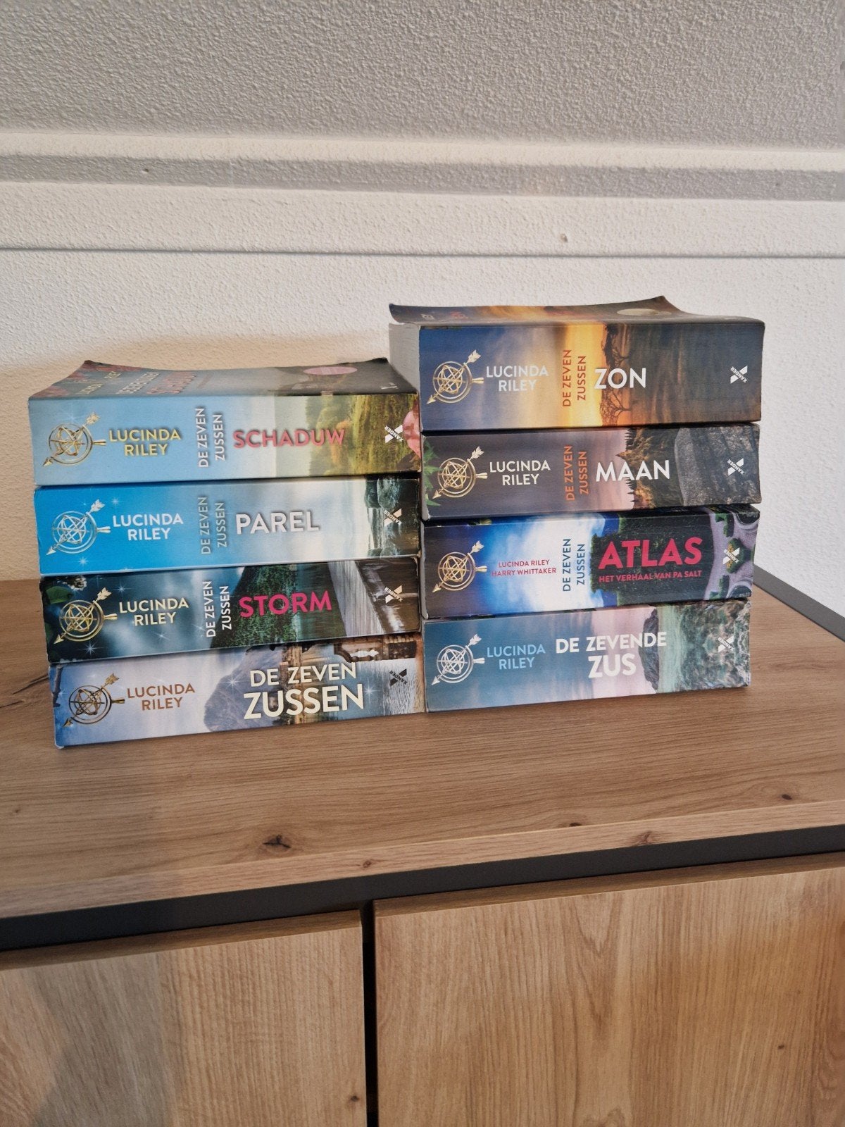 De Zeven Zussen serie, Boeken, Ophalen of Verzenden, Gelezen, Lucinda Riley