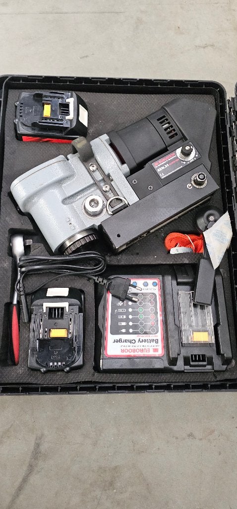Euroboor magneetboormachine EBM.36+LP/P-18V 9AH - 2 Accu's, Ophalen of Verzenden, Zo goed als nieuw, 600 watt of meer, Overige typen