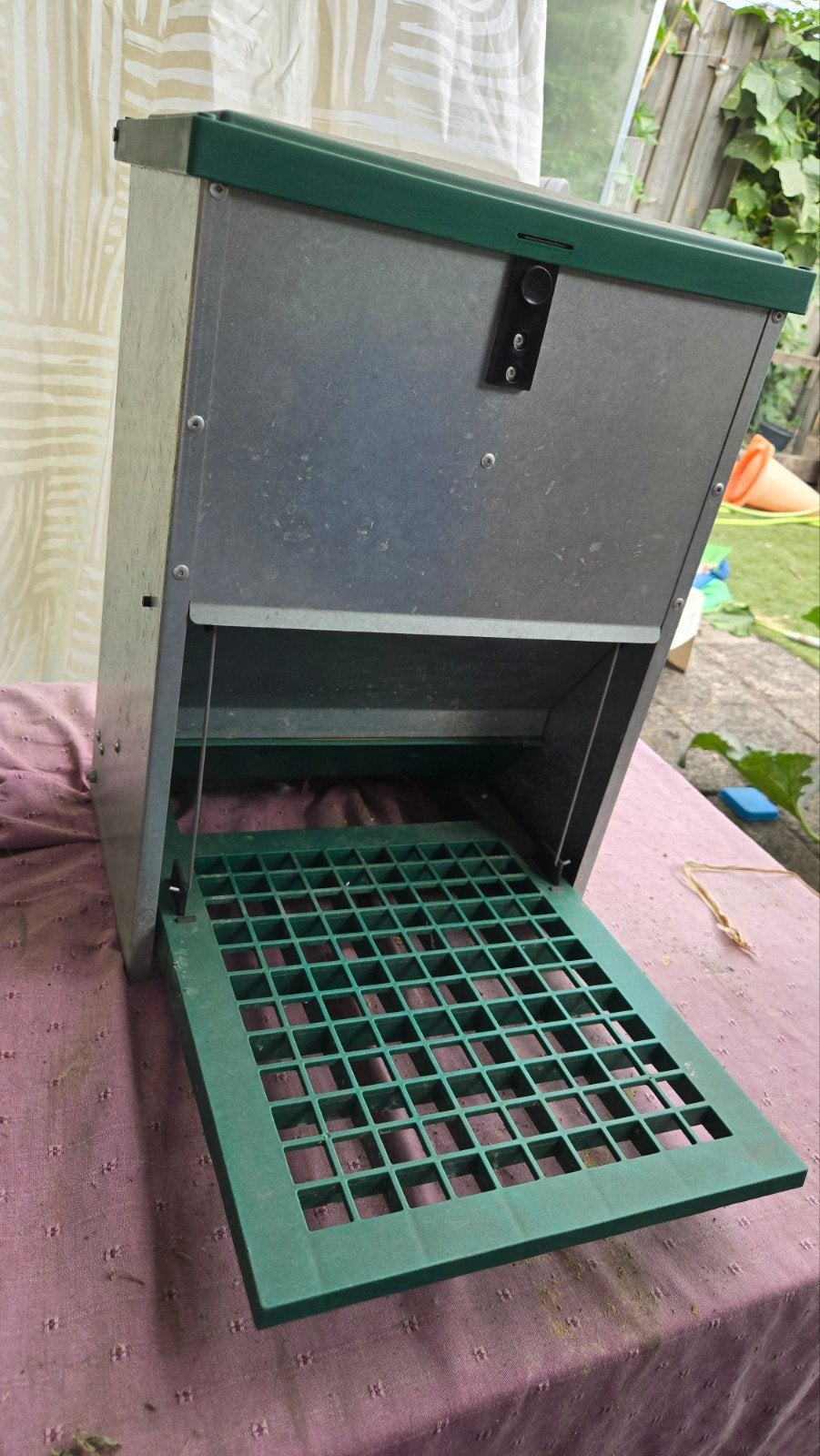 Automatische voerbak merk feed-o-matic, Ophalen, Zo goed als nieuw, Drinken en Voederen