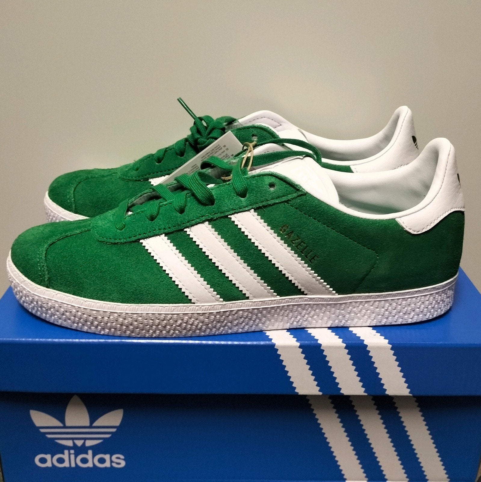 Adidas Gazelle J Sneakers (38 2/3) Groen wit nieuw, Adidas, Nieuw, Ophalen of Verzenden, Jongen of Meisje
