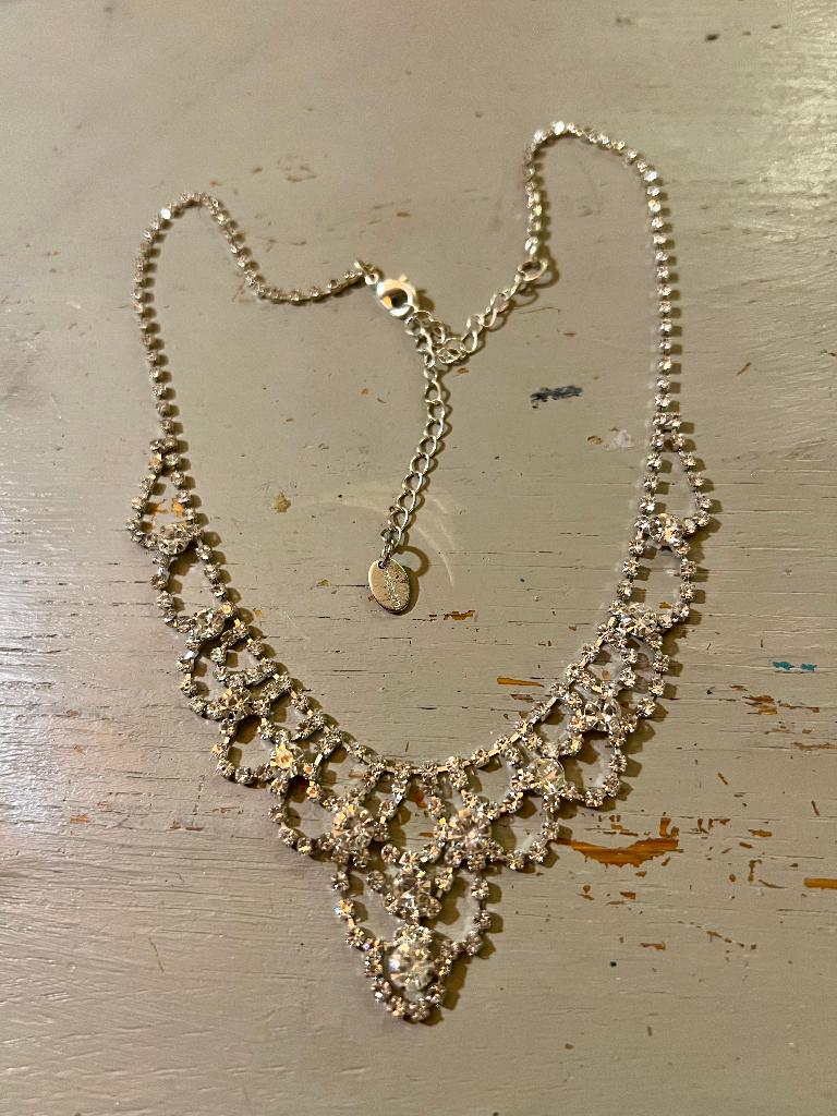 Vintage zilverkleurig strass ketting collier costume jewelry, Overige materialen, Verstelbaar, Ophalen of Verzenden, Zo goed als nieuw