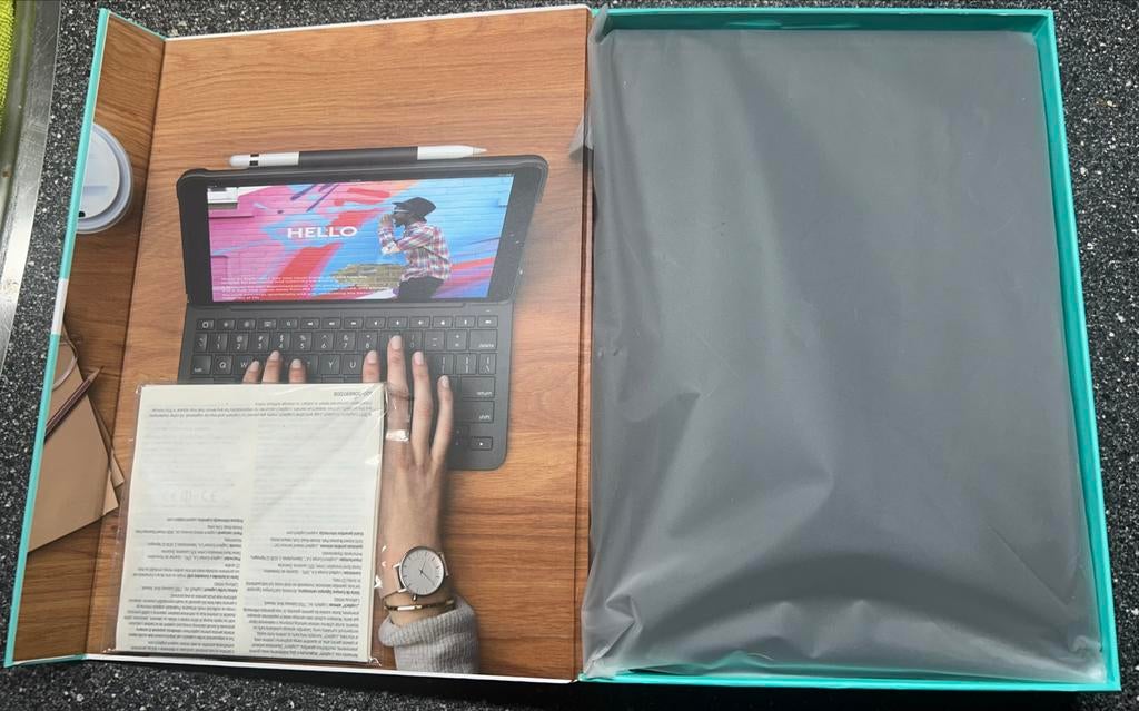 Logitech Combo Touch iPad 7e generatie Toetsenbord Hoes, Computers en Software, Apple iPads, Zo goed als nieuw, Overige modellen
