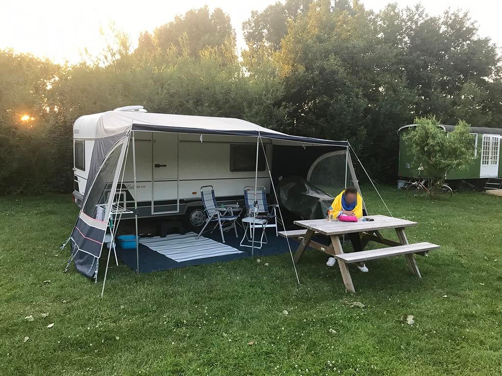 Caravan Chateau 403C met lange bedden en mover, Caravans en Kamperen, Chateau, 2 aparte bedden, Particulier, 6 tot 7 meter