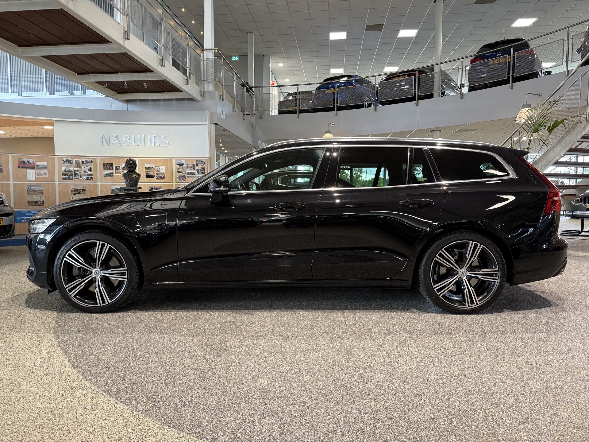Volvo V60 2.0 T8 Twin Engine AWD Inscription, Trekhaak, Pano, Auto's, Volvo, Automaat, 12 maanden, Gebruikt, Euro 6