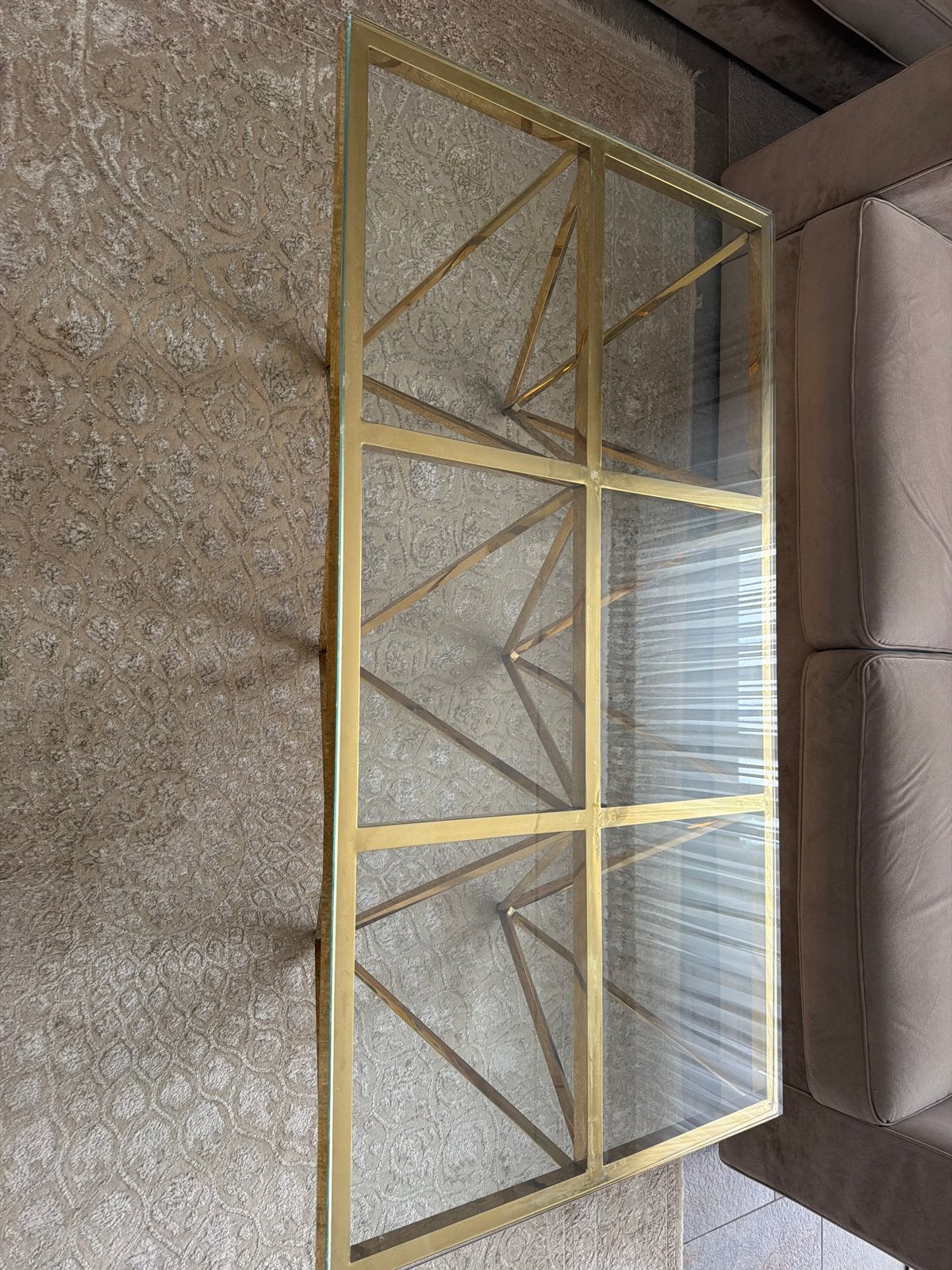 Gouden salontafel met glazen blad, Ophalen, 50 – 75, 100 tot 150 cm, 50 tot 100 cm