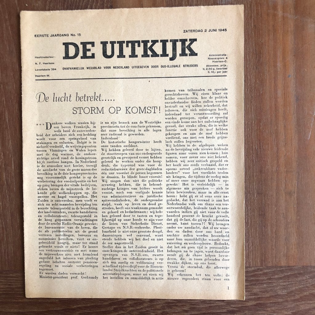 2 Juni 1945. De oud-illegale strijders (BS) van De Uitkijk, Ophalen of Verzenden, Overige onderwerpen, Tweede Wereldoorlog, Gelezen