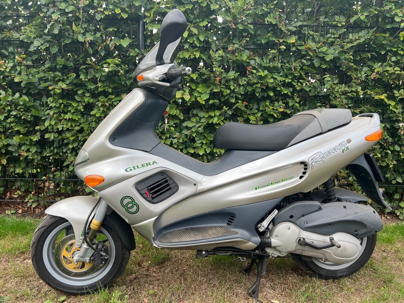 Gilera Runner FX - 1ste eigenaar DE lage km-stand, Fietsen en Brommers, Brommers | Overige merken, Ophalen of Verzenden, Gebruikt