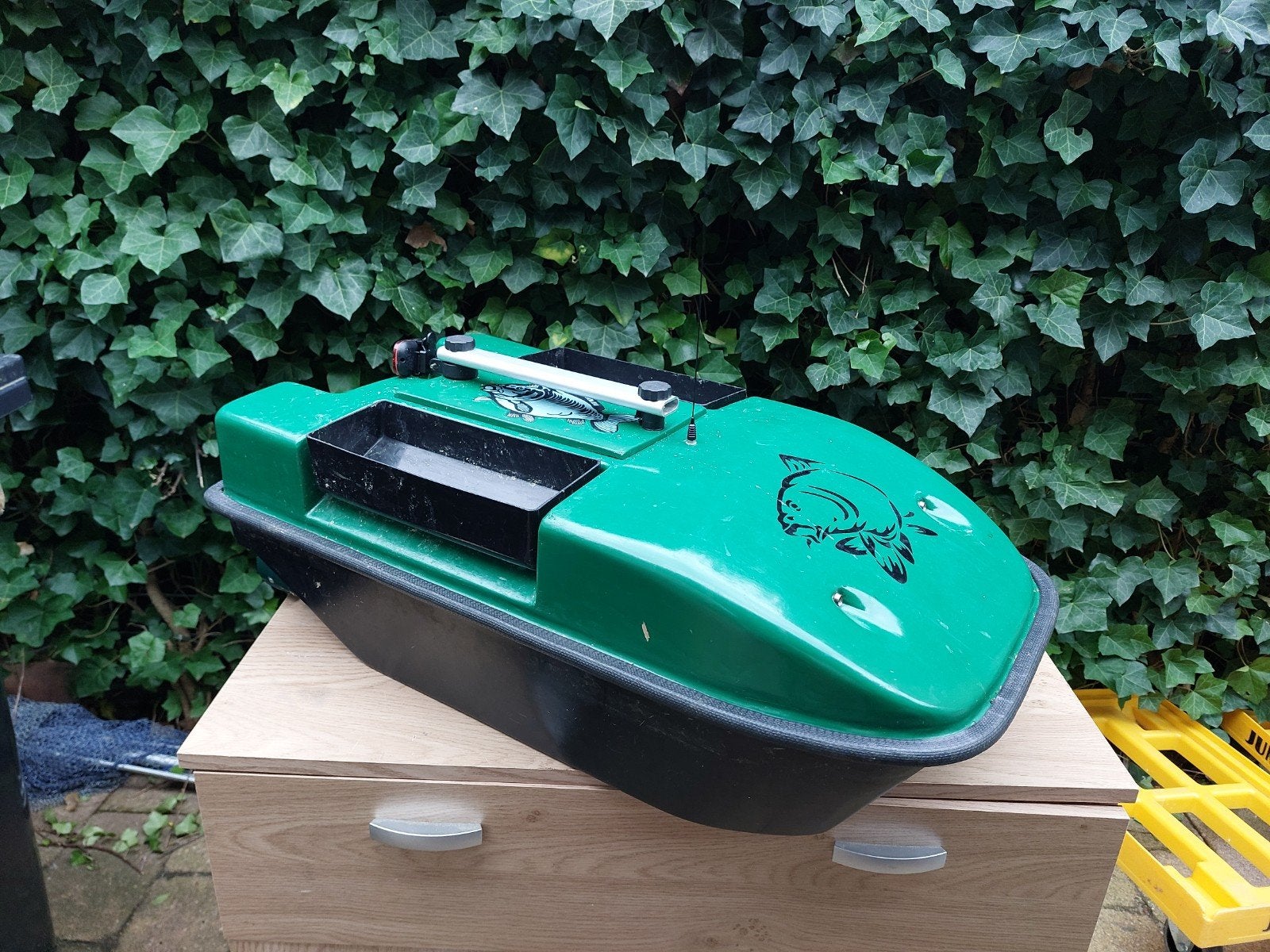 karper voerboot - modelbouw onderdelen, Hobby en Vrije tijd, Ophalen, Gebruikt