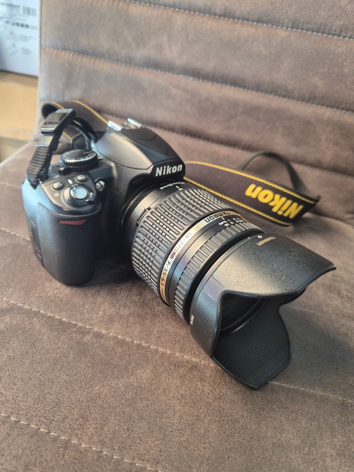 Nikon D3100 spiegelreflexcamera met Tamron 18-270mm lens, Gebruikt, Spiegelreflex, Draagriem, Ophalen of Verzenden