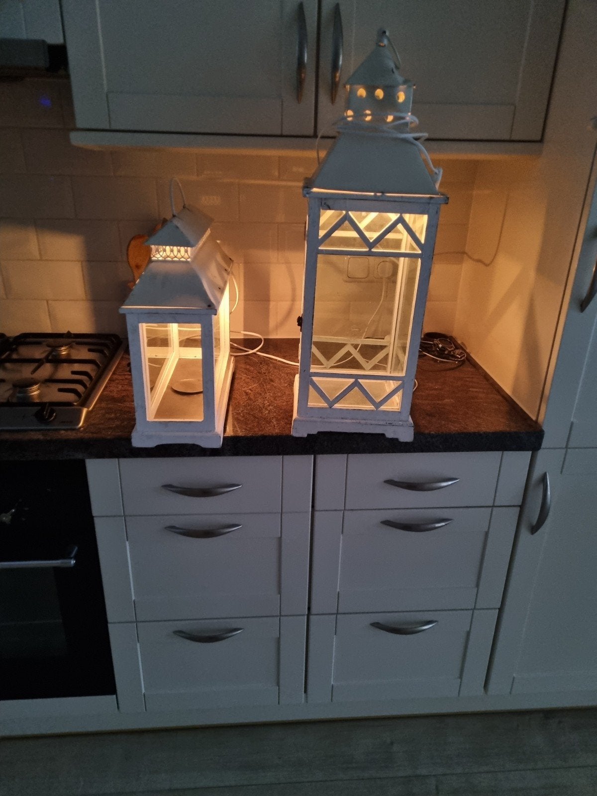 2 windlichten met lamp erin en schakelaar op stroom, Ophalen of Verzenden