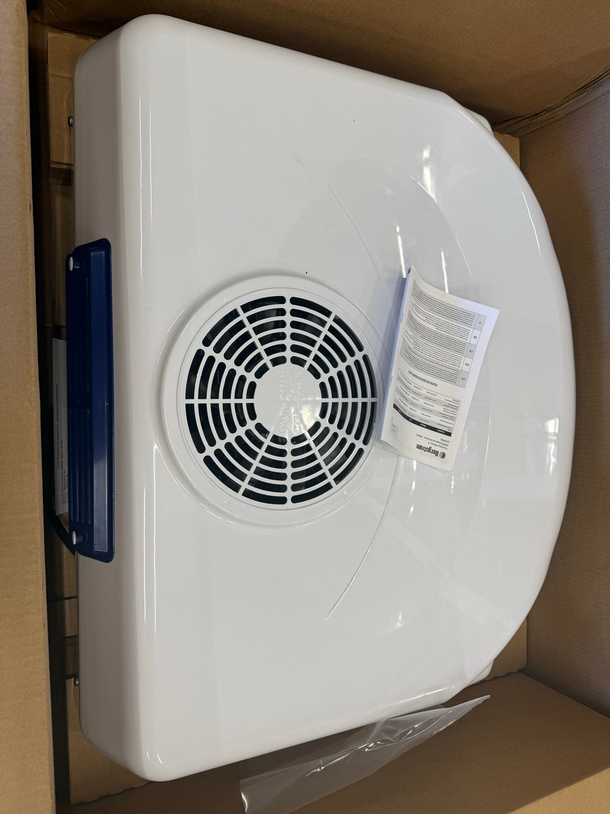 Bergstrom Compact 1.4 24V STD SC Basec (HY) (RF) dak airco, Ophalen, Nieuw