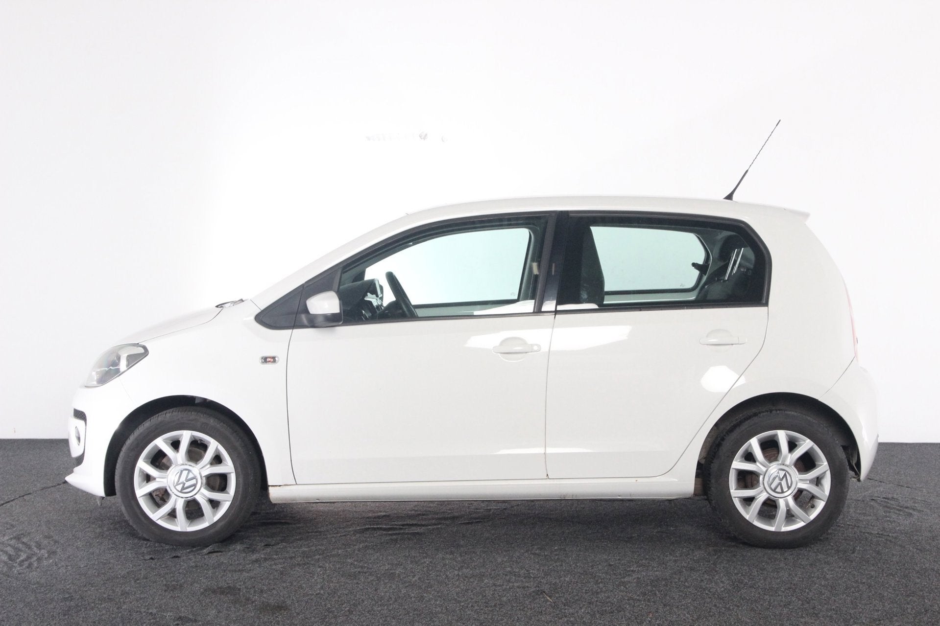 Volkswagen Up! 1.0 high up! BlueMotion, Auto's, Volkswagen, Voorwielaandrijving, Euro 5, Stof, Gebruikt
